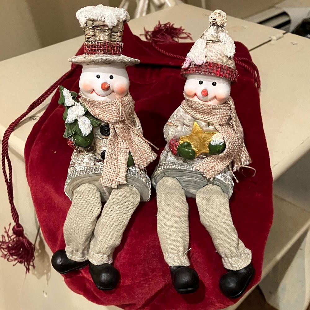 ☃️SNOWMAN AND ⛄️WOMEN SHELF SITTERS, ADORABLE WINTER DECOR, SO CUTE❄️